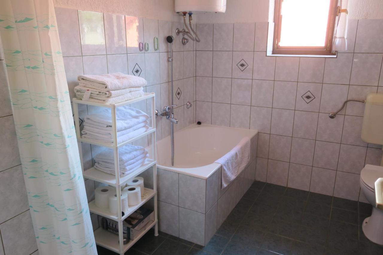 Mesic Apartment Сень Экстерьер фото